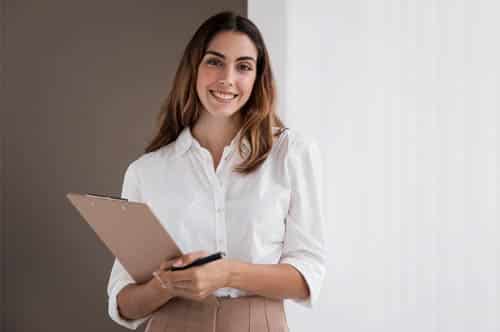 trabajadora de la empresa